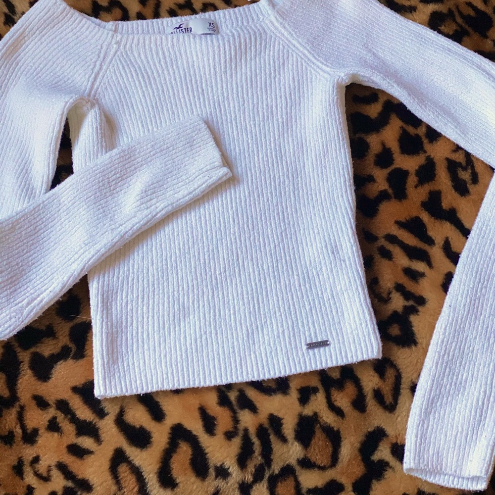 White Off The Shoulder XS Hollister Top- Like New!